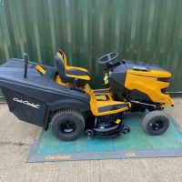 CLEARANCE - Cub Cadet XT2QR106 Twin Hydrostatic Lawn Tractor - EX-DISPLAY*
