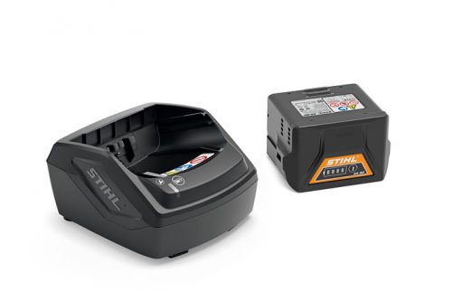 Stihl RLA 240 Cordless Scarifier Promotional Kit 2 X AK30 batteries + AL 101 Charger ***Cutting Width 13"/34cm*** - Image 2